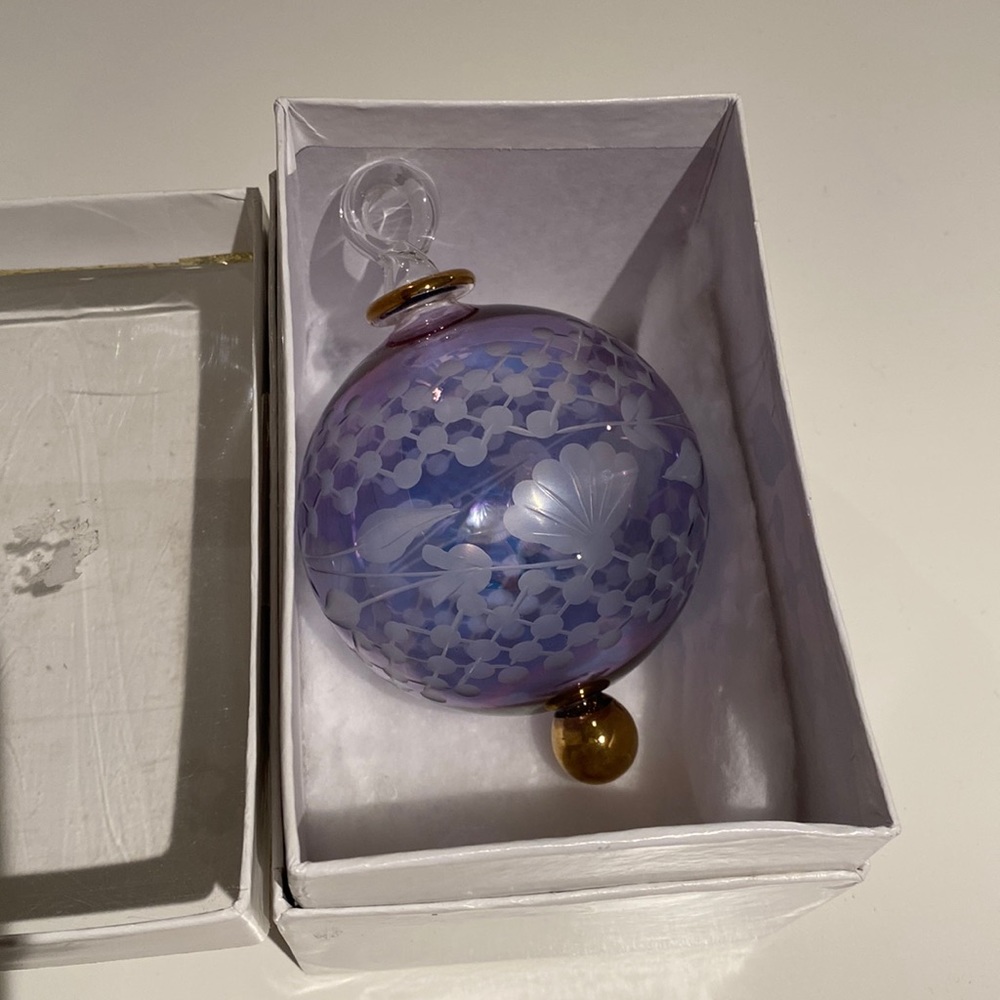 Iridescent etched Murano glass ornament in gift box